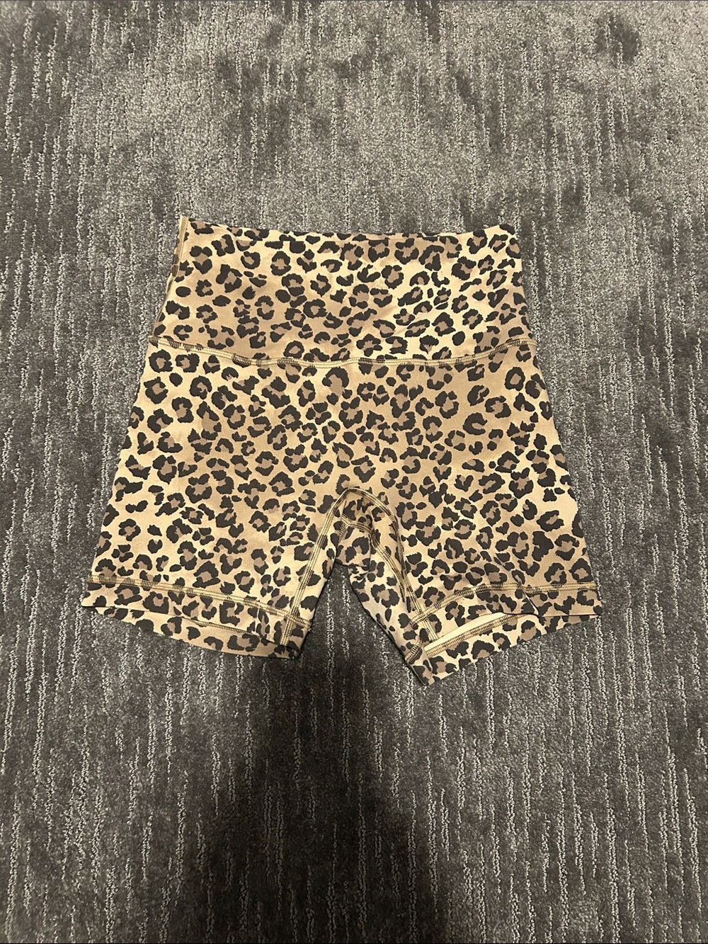 Lululemon No Line Align Cheetah Print Shorts 6in